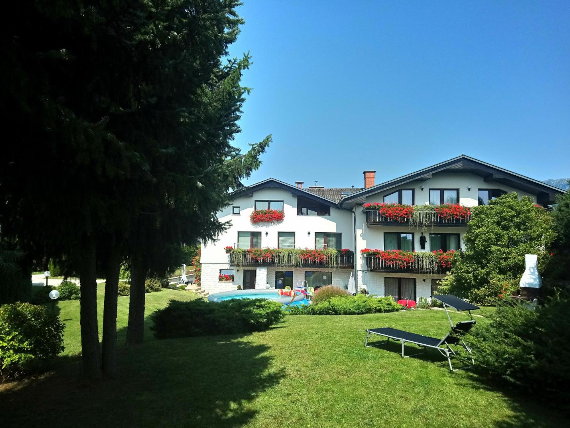 Garden Apartments Jansa Radovljica Ngoại thất bức ảnh